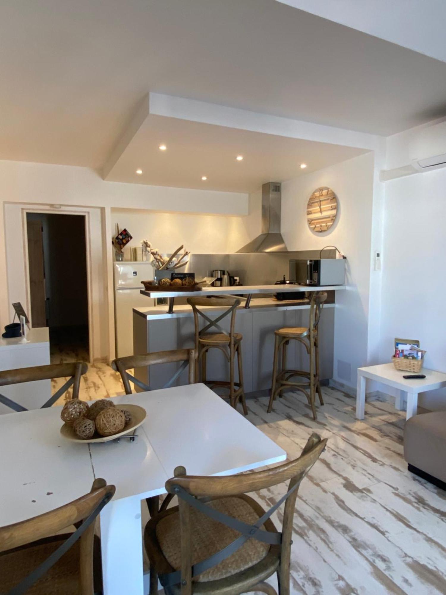 Apartment Le Mediterraneen A 300m De La Et Au Centre Des Maries De La Locamargue *